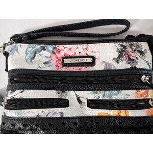 Stone & Co White Floral Black Trim Multi Zip Small Purse Large Wristlet